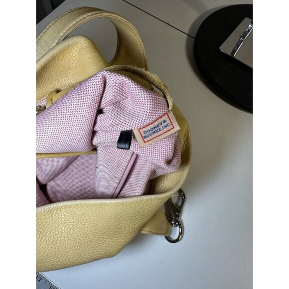 DOONEY & BOURKE Belvedere Logo Duck Lock Clip Hobo Shoulder Bag Yellow Leather - Picture 9 of 10